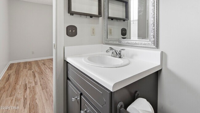 Building Photo - 7708 Shadow Bay Dr