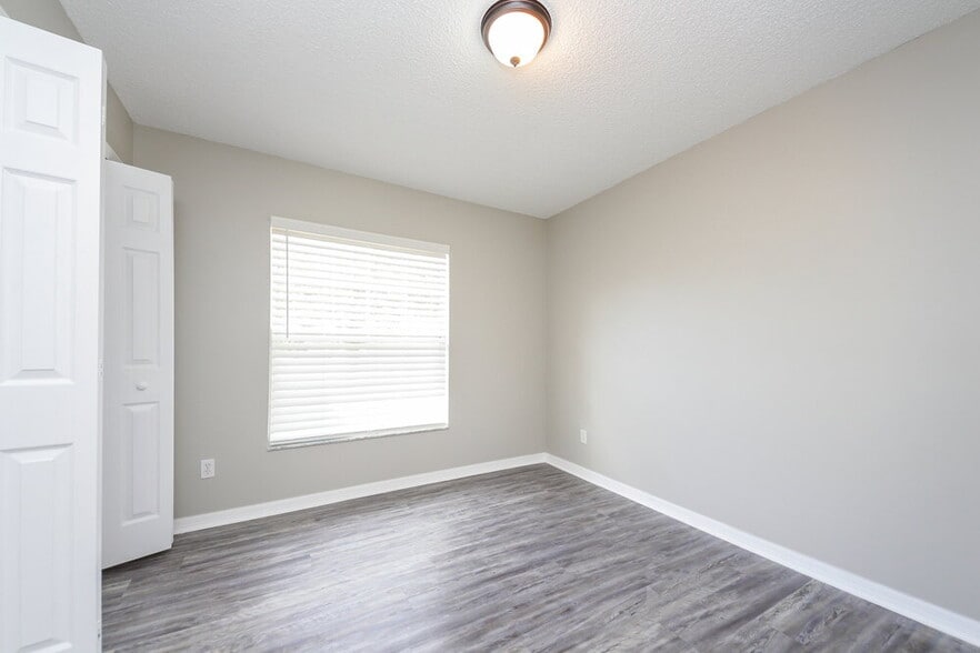 Building Photo - 11530 Foxglove Dr