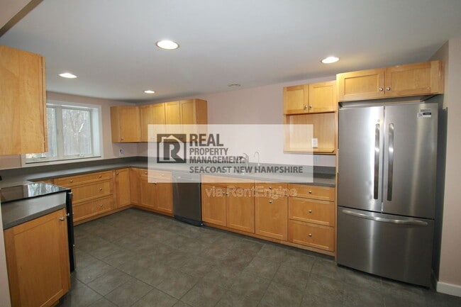 Building Photo - 182 Madbury Rd