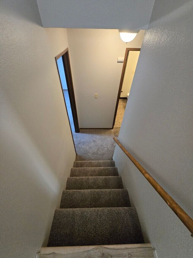 Building Photo - 1122