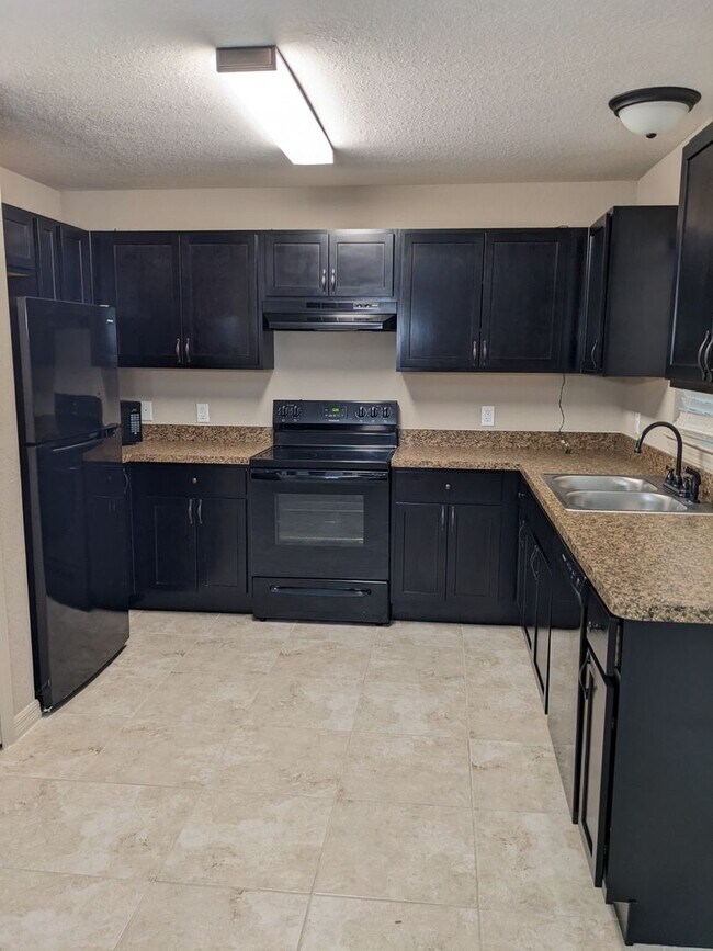 Building Photo - 2870 SE 140th Pl