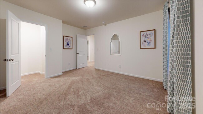 Building Photo - 2888 Yeager Dr NW