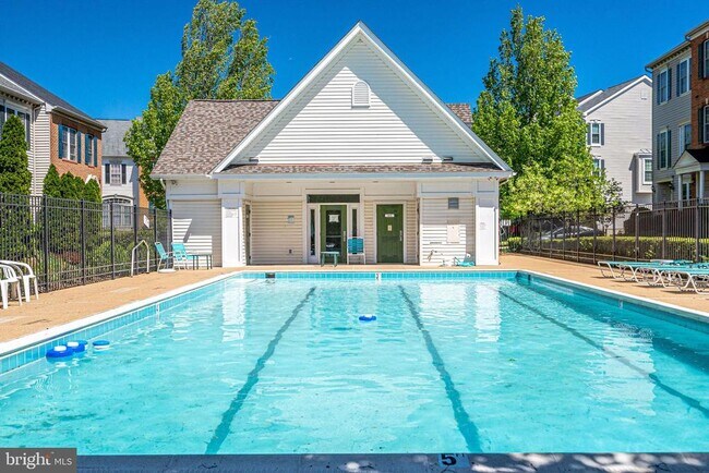 Building Photo - 953 Harrison Cir