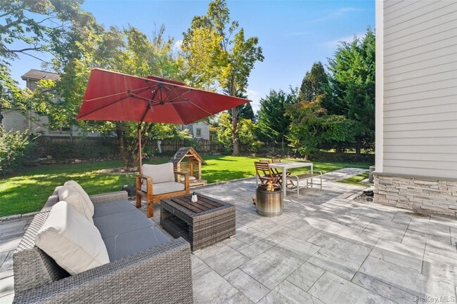 Building Photo - 22 E Clinton Ave