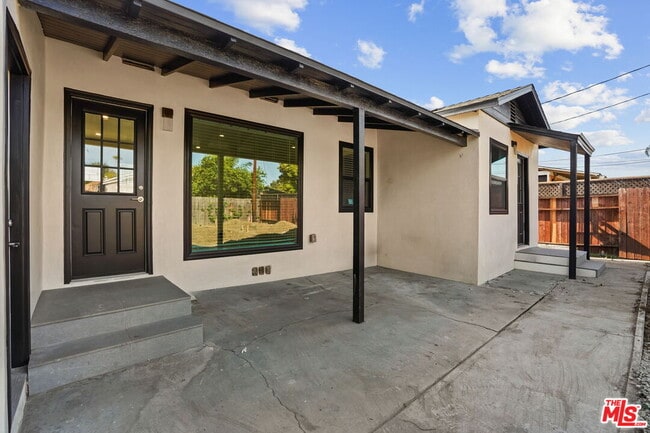 Building Photo - 7806 Wellsford Ave