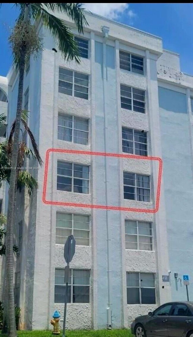 Building Photo - 498 NW 165th St