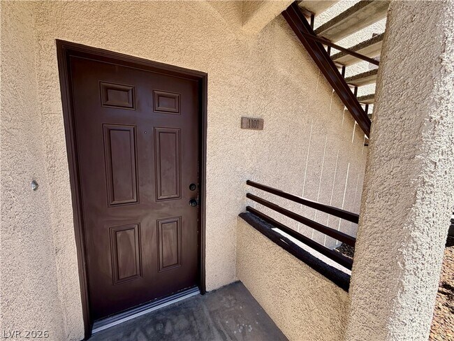 Building Photo - 2291 W Horizon Ridge Pkwy