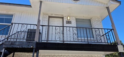 Building Photo - 5130 Chapman St