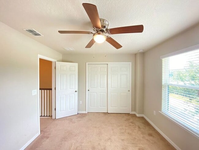 Building Photo - 2609 Amati Dr