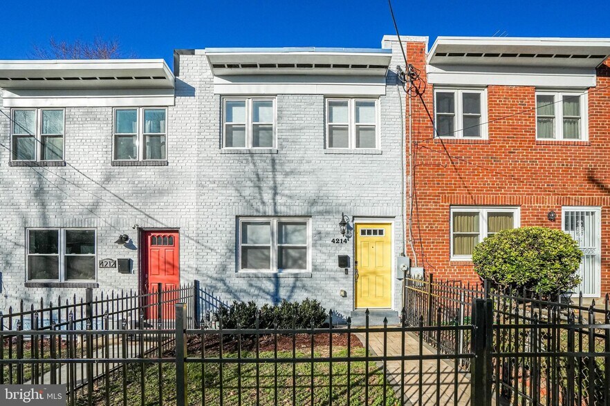 Primary Photo - 4214 Gault Pl NE