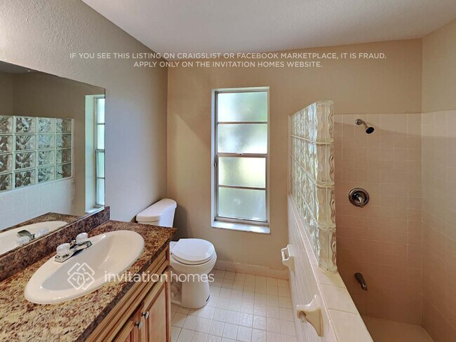 Building Photo - 11440 NW 18th Manor