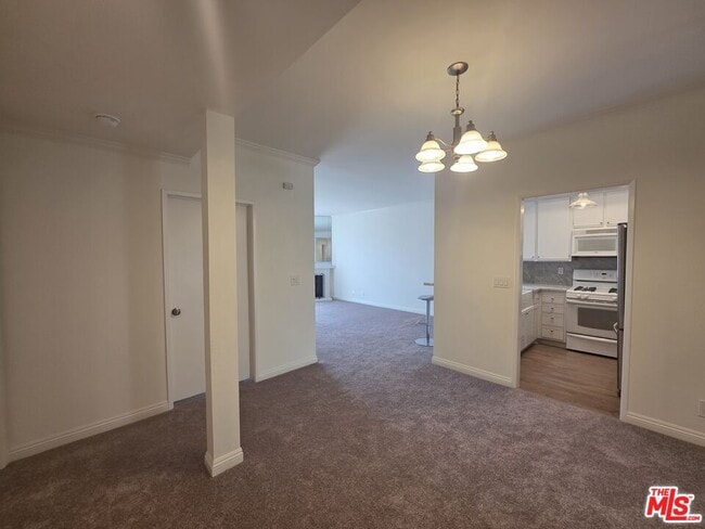 Building Photo - 8505 Gulana Ave