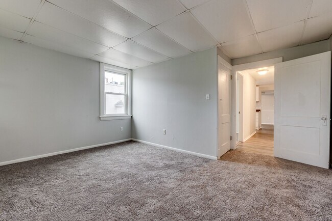 Building Photo - 2300 Arlington Ave