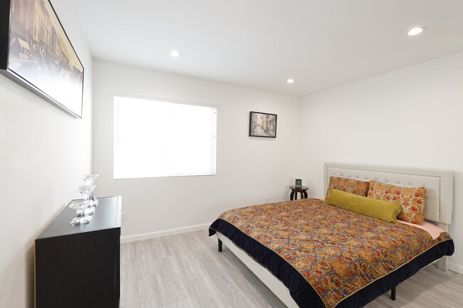 Building Photo - 18623 Bryant St