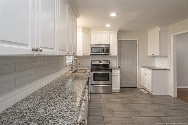 Building Photo - 401 Southwick Dr