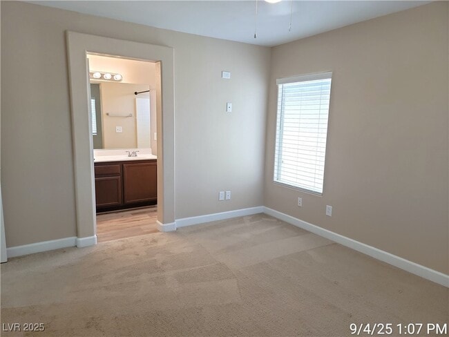 Building Photo - 856 Blushing Rose Pl