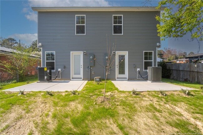 Building Photo - 907 Rochester Dr