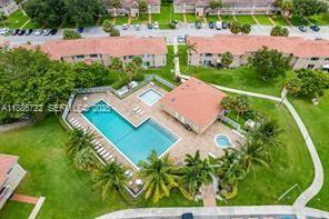 Building Photo - 1018 Twin Lakes Dr