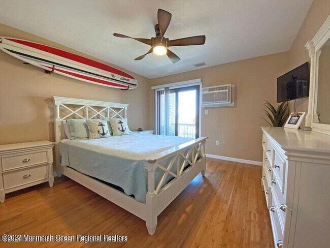 Building Photo - 1382 Ocean Ave