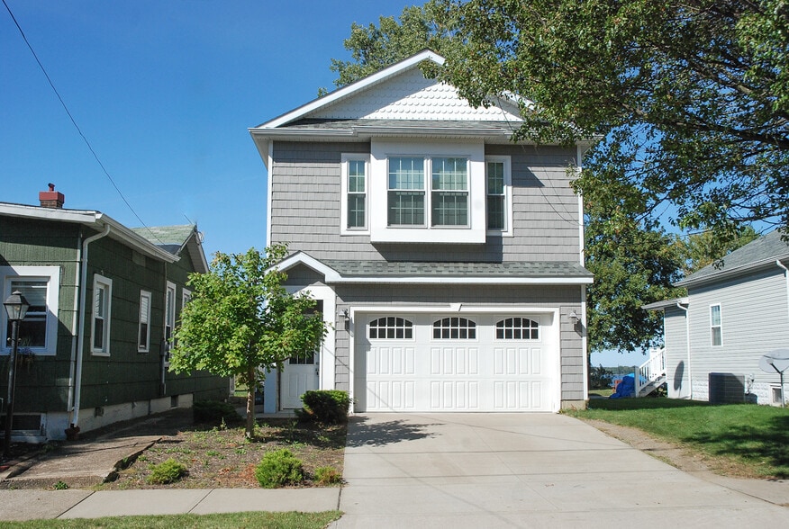 Primary Photo - 808 W 2nd St