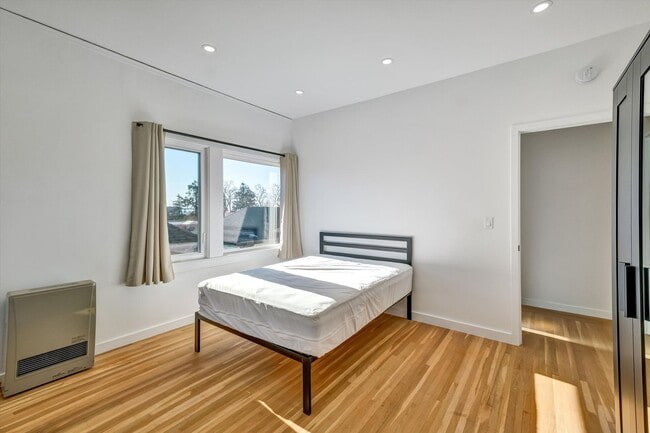 Building Photo - Move in Now! Single Bed (MALE) in Shared R...