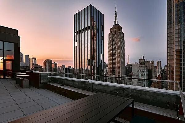 Building Photo - 10 E 29th St