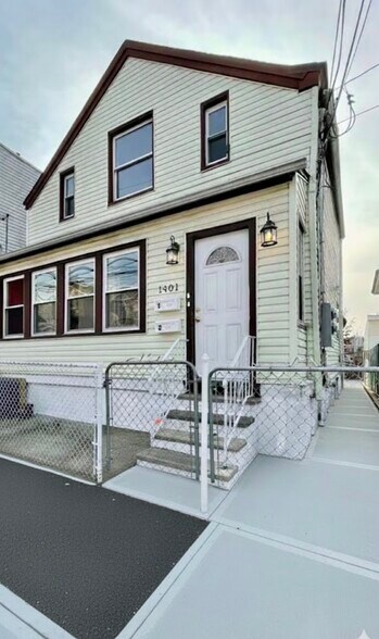 Building Photo - 1401 6th St