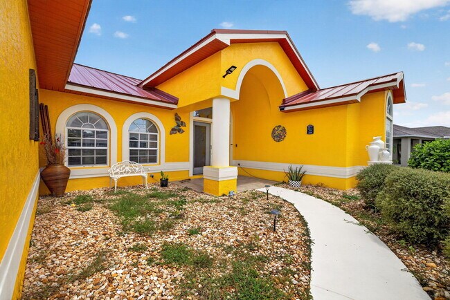 Building Photo - 3077 SE Galt Cir
