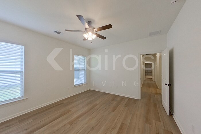 Building Photo - 105 Salvat Dr