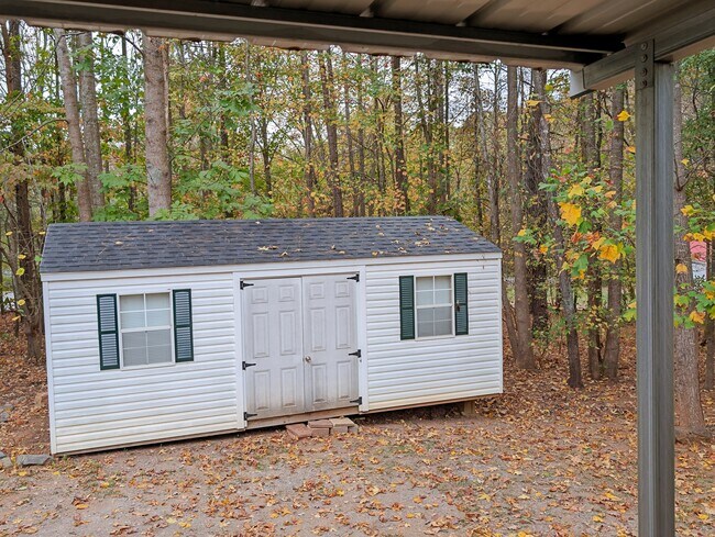 Building Photo - 1340 Meadowland Dr