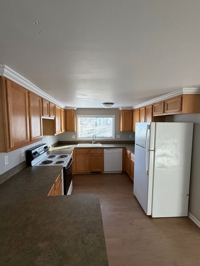 Building Photo - Section 8 Approved | Charming 3 Bed / 1 Bath Home in Lansing