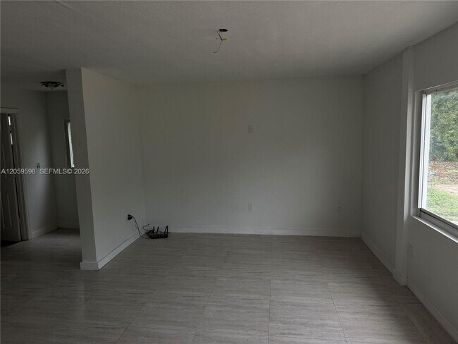 Building Photo - 15430 SW 194th Ave