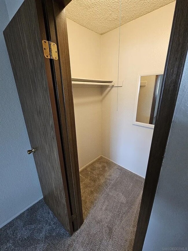 Building Photo - Upstairs 1-Bedroom in Central Location!