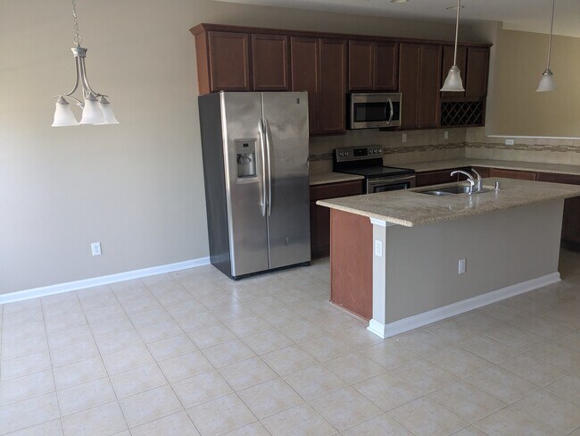 Building Photo - 1011 Blue Bonnet Ct