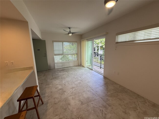 Building Photo - 497 Kailua Rd