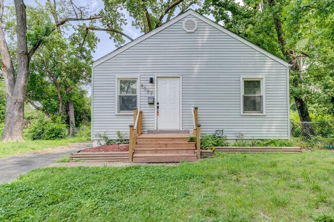 Building Photo - 8067 Aline Ave