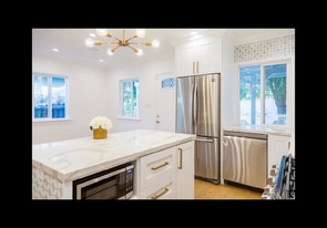 Building Photo - 1454 N Clybourn Ave