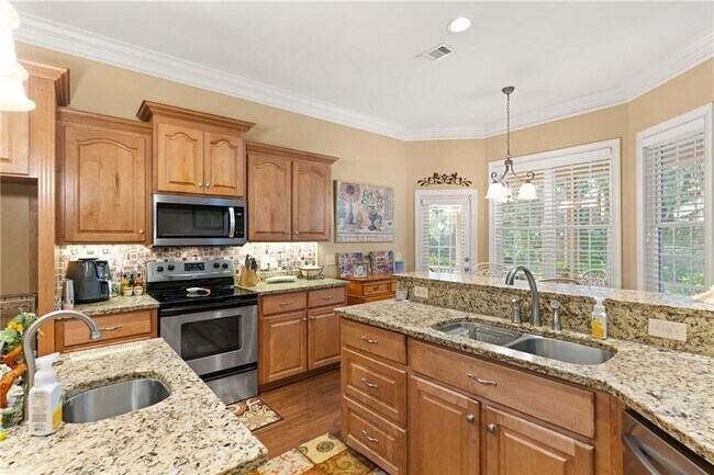 Building Photo - 111 Chinquapin Dr