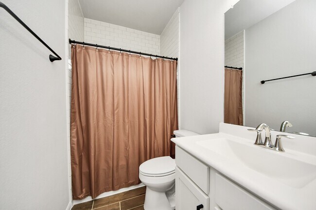 Building Photo - 6618 Beacon View Dr