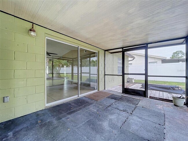 Building Photo - 743 Stillview Cir