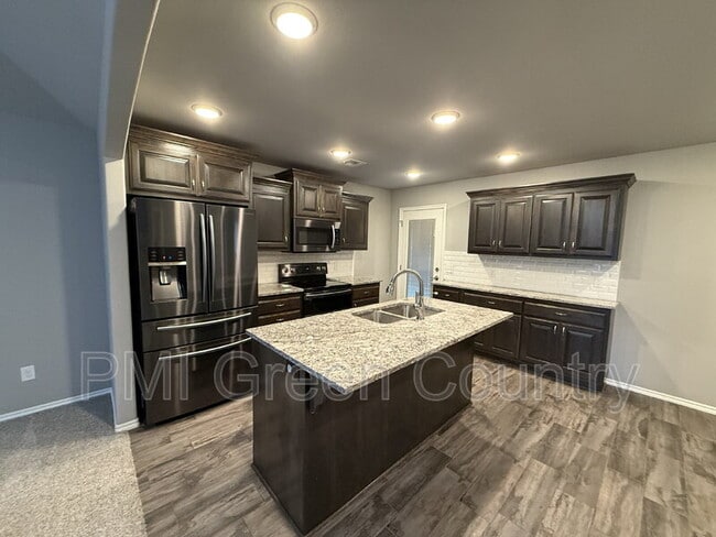 Building Photo - 14153 S 270th E Ave