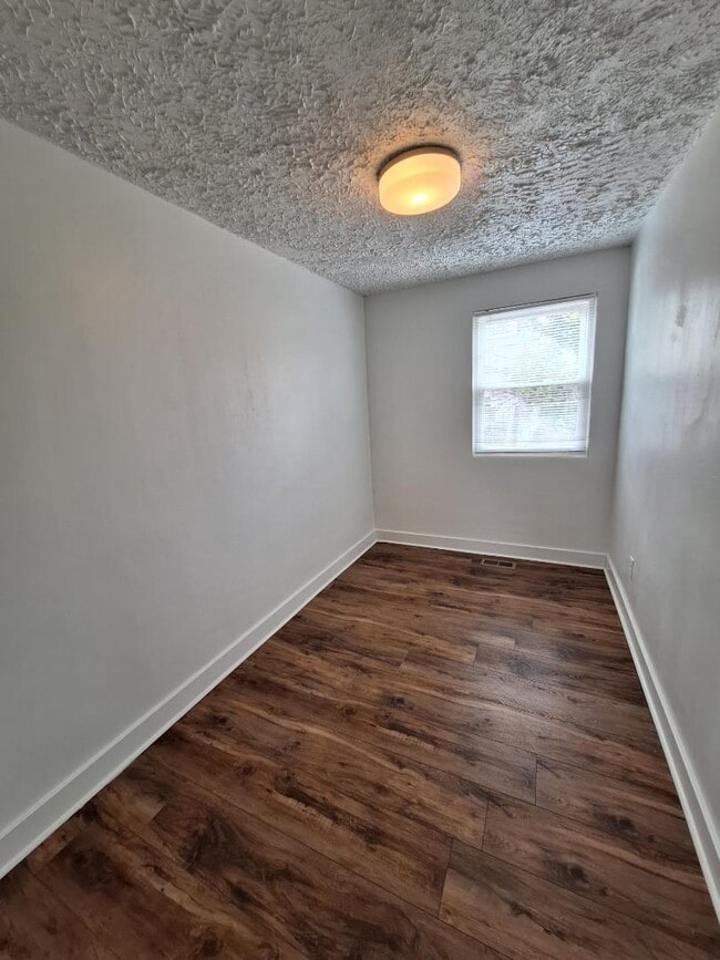 Building Photo - 4801 Beaufort Ave