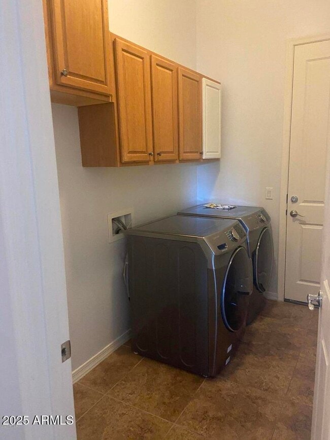 Building Photo - 20827 W Eastview Way