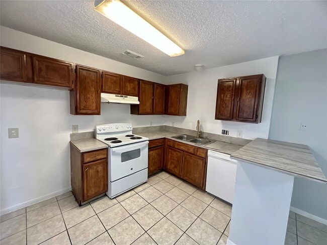 Building Photo - 7740 Ellis Dr