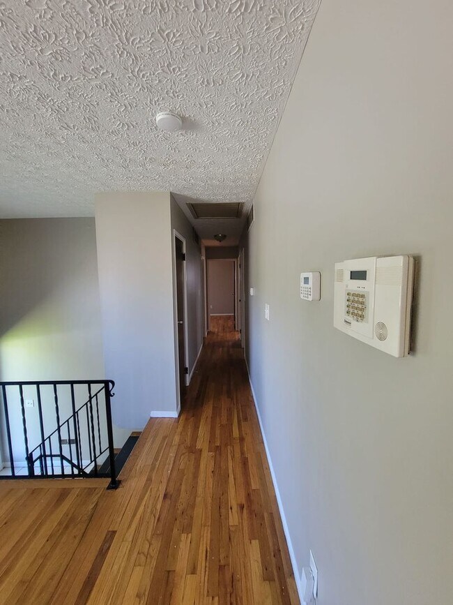 Building Photo - 2928 Landon Dr