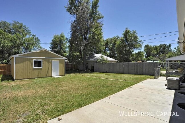 Building Photo - 2690 Pontiac St