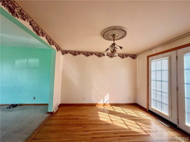 Building Photo - 47 Leonore Rd