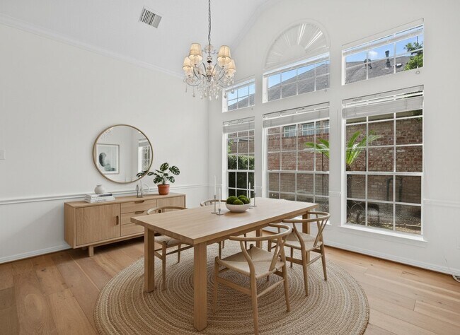 Building Photo - 1523 Orchard Park Dr