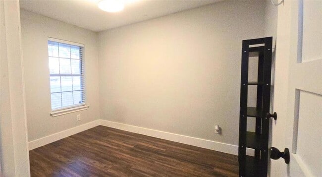 Building Photo - 1111 Blue Fox Dr