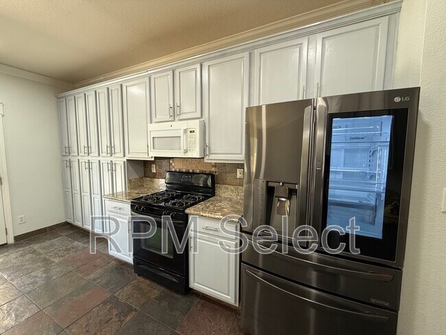 Building Photo - 9382 Mainline Dr